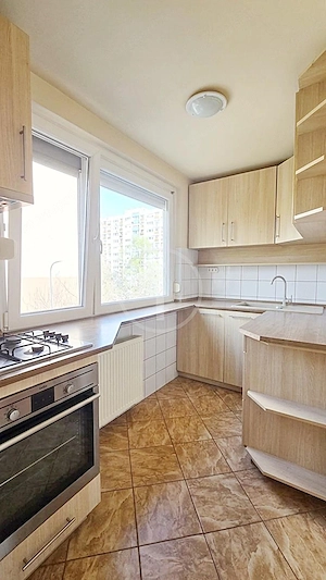 Zugló zöldövezetében, családias, csendes, erkélyes lakás eladó! - kép 5