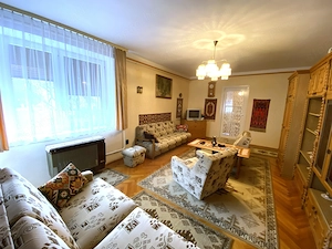 Kiskunhalas városközpontban a Főtéren eladó egy 1. emeleti 2 szobás lakás - kép 5