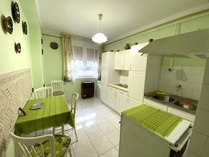 Kiskunhalas városközpontban a Főtéren eladó egy 1. emeleti 2 szobás lakás - kép 7