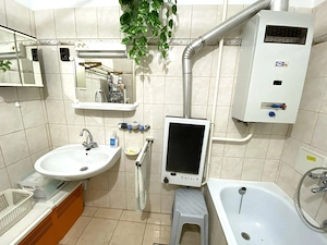 Kiskunhalas városközpontban a Főtéren eladó egy 1. emeleti 2 szobás lakás - kép 10