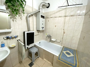 Kiskunhalas városközpontban a Főtéren eladó egy 1. emeleti 2 szobás lakás - kép 9