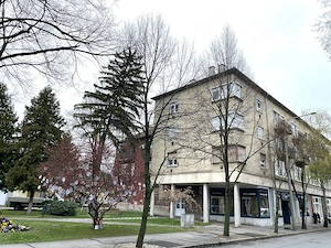 Kiskunhalas városközpontban a Főtéren eladó egy 1. emeleti 2 szobás lakás - kép 14