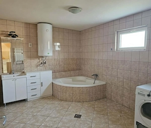 Monor zártkerti részén, 4 szoba + 2 nappalis ház 1860 m2 telekkel - kép 5