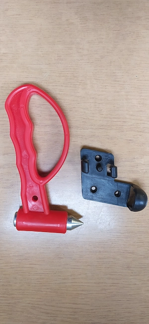 Busz üvegtörő kalapács tartóval Ikarus - kép 7