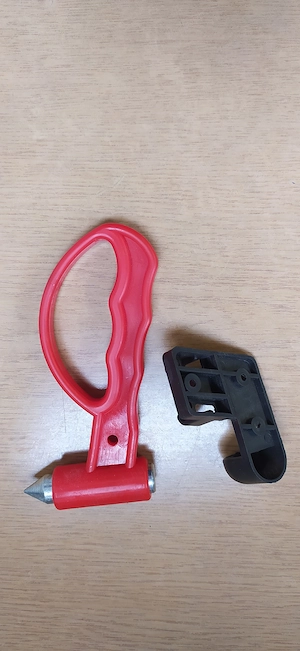 Busz üvegtörő kalapács tartóval Ikarus - kép 9