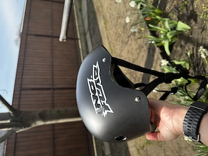 Sosem használt No Fear deszkás extrém sport bukósisak