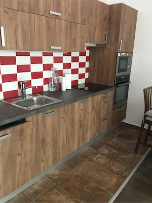 kiváló állapotu 3 szobás. családi ház kiadó - kép 5