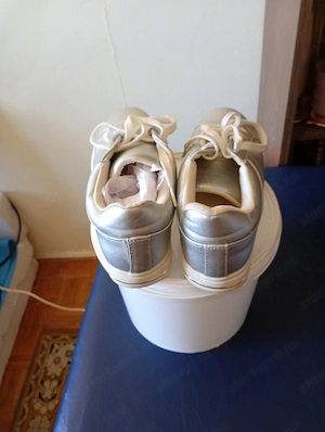 Dorothy Perkins ezüstszínű sneaker női cipő 40 3000ft óbuda  A képen látható lábbeli egy pár Dorothy - kép 4