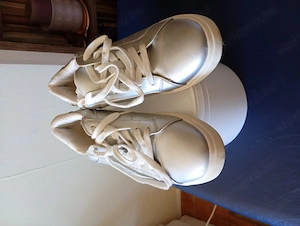 Dorothy Perkins ezüstszínű sneaker női cipő 40 3000ft óbuda  A képen látható lábbeli egy pár Dorothy - kép 2