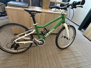 Jó állapotú Woom 4-es gyerek kerékpár eladó - kép 2