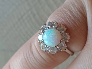 14 K csodaszép, mutatós fehér arany-opál gyűrű medállal eladó, ÚJ - kép 4