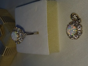 14 K csodaszép, mutatós fehér arany-opál gyűrű medállal eladó, ÚJ - kép 7