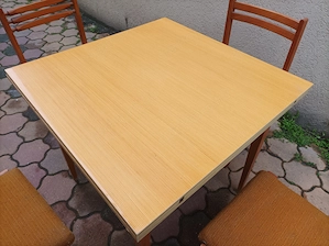 Újpesten eladó étkező asztal 4 székkel! - kép 3