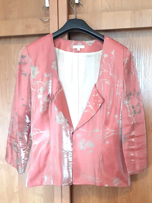 AKCIÓ! Elegáns, 3 részes selyem kosztüm 40-es méretben eladó.