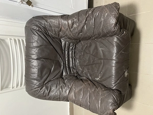 Bőrgarnitúra ajándék koloniál puffal eladó - kép 2