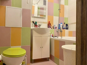 Óbuda Flórián tér közelében fiatalos  igényesen bútorozott gépesített lakás kiadó! - kép 6