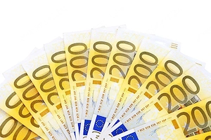 HITELEK: Mezőgazdasági, ipari és ingatlanügyletek, 10 000 eurótól 95 000 000 euróig.