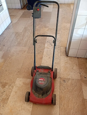 MTD Smart 32 E elektromos fűnyíró 1000W 15000ft óbuda egy szezont használt tökéletes állapotba a kép