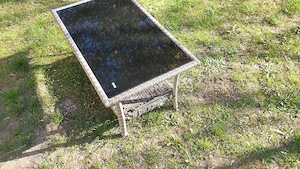 Rattan stílusú kisasztal eladó fekete üveglappal - kép 4