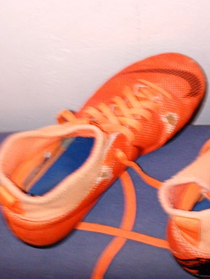 narancssárga Nike Mercurial futballcipő 33 8000ft óbuda  a képeken jól látható állapotba személyes á - kép 4