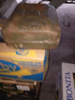 Eladó, 10 lit. Üzemanyag Tároló   marmon kanna,  6000ft óbuda személyesen óbudán lakcimemen vagy elő - kép 3