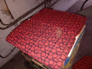 2*2 Kerti szék párna eladó 5000ft óbuda személyesen óbudán lakcimemen vagy előre fizetés után mpl cs - kép 3