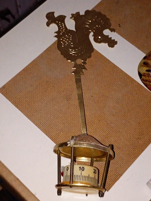 hagyatékból származó, kakas figurával díszített retro időjárásállomás.  6000ft óbuda  személyes átvé - kép 2