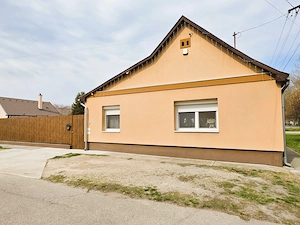 Kiskunhalas Alsóváros, felújított családi ház saroktelken! - kép 4