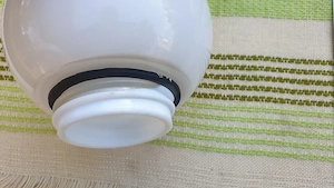 Régi szarvasi tejfehér gömb falilámpa búra eladó - kép 7