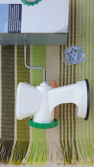 Műanyag húsdaráló, gyümölcsdaráló eladó - kép 2