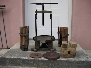 Régi öntöttvas prés eladó. - kép 2