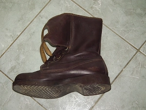 Alig használt magyar katonai bakancs surranó 42 -es (nr.13) - kép 10