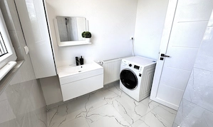 Nagykállóban 69 nm-es 2 szoba-nappalis igényes újszerű lakás eladó - kép 7