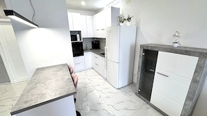 Nagykállóban 69 nm-es 2 szoba-nappalis igényes újszerű lakás eladó - kép 2