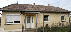 Eladó családi ház Szakolyban   1,5 szobás, két épülettel! - kép 1