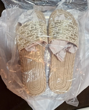 ÚJ, Címkés Elegáns Arany Papucs 41 - kép 5