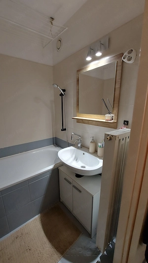 Eladó 2 szobás, erkélyes, felújított lakás Újpesten! - kép 10