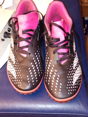 Adidas Predator műfüves 42,5 15000ft óbuda személyesen óbudán lakcimemen vagy előre fizetés után mpl