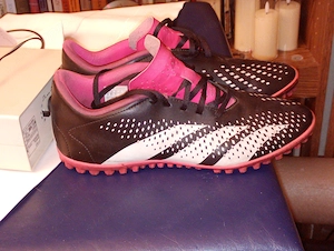 Adidas Predator műfüves 42,5 15000ft óbuda személyesen óbudán lakcimemen vagy előre fizetés után mpl - kép 2