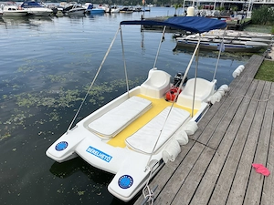 Free Boat E-go típusú katamarán kishajó + 8 LE Yamaha 2T motor