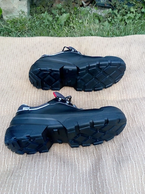 Uvex munkavédelmi cipő 46-os  - kép 2