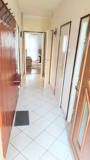 Szekszárd Herman Ottó utcában 64 m2 lakás + garázs eladó - kép 2