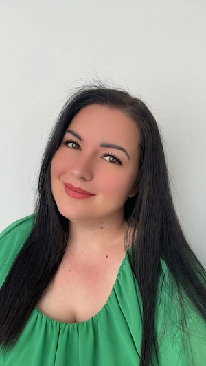    Teljes testi-lelki feltöltődés nálam     Üdvözöllek!    Renáta vagyok,