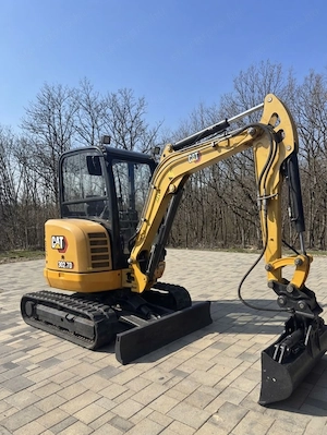 Eladó Caterpillar CAT 302.7DCR mini kotrógép (2  üzemóra, megkímélt állapot