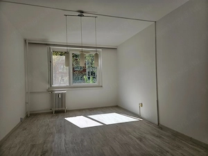 Panel lakás, ami többet ad   zöldben, Győrben - kép 2