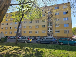 Panel lakás, ami többet ad   zöldben, Győrben - kép 5