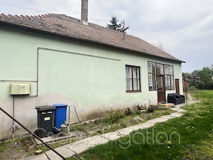 Kóny - 2 szoba nappalis gázfűtéses ház eladó