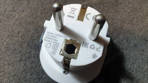 Yooup angol átalakító konnektor eladó - kép 5