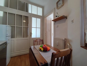 KIADÓ Budapest Akácfa utcában egy 5. emeleti, elszeparált 44 nm-es lakás. - kép 9