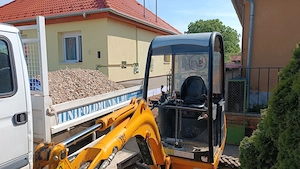 Gépi földmunka Balaton Déli part - kép 2